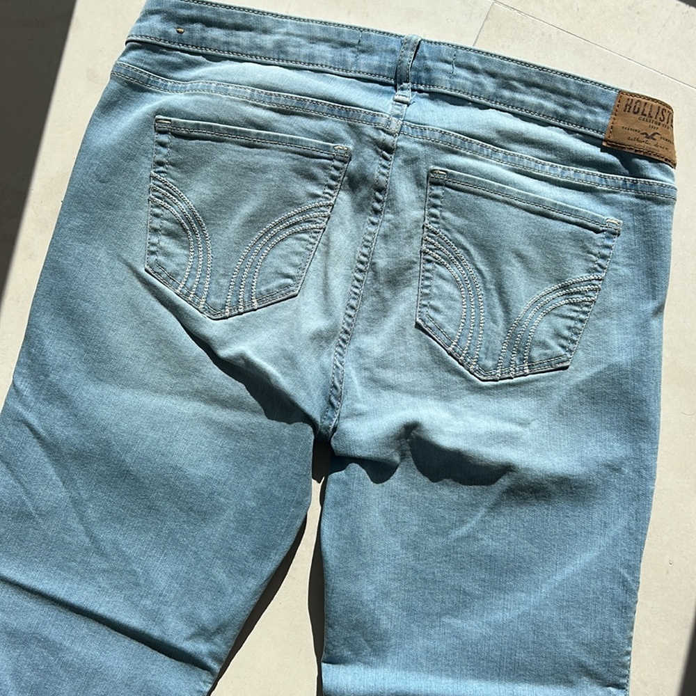 Hollister Women's Skinny Straight Leg Jeans in Light Blue - Picture 3 of 3